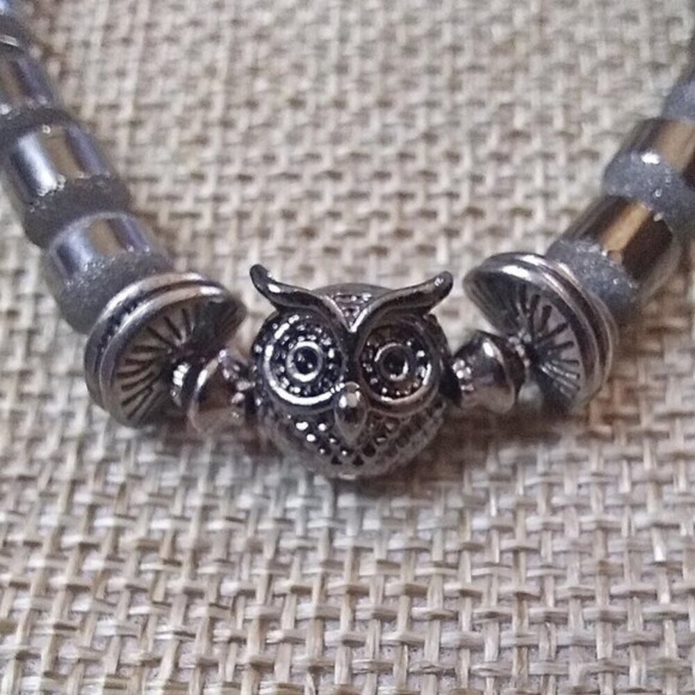 Owls! Bird Lovers! Monochromatic! Dark Gray! Gunmetal Stretch Bracelet